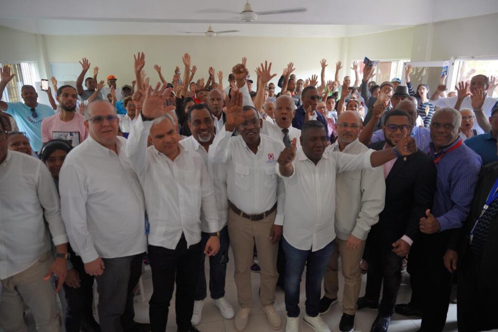 Gobierno inicia titulación gratuita en los condominios de la Villa Olímpica en Santiago | 3 | Gobierno inicia titulación gratuita en los condominios de la Villa Olímpica en Santiago - Noticias de hoy en República Dominicana | De Último Minuto