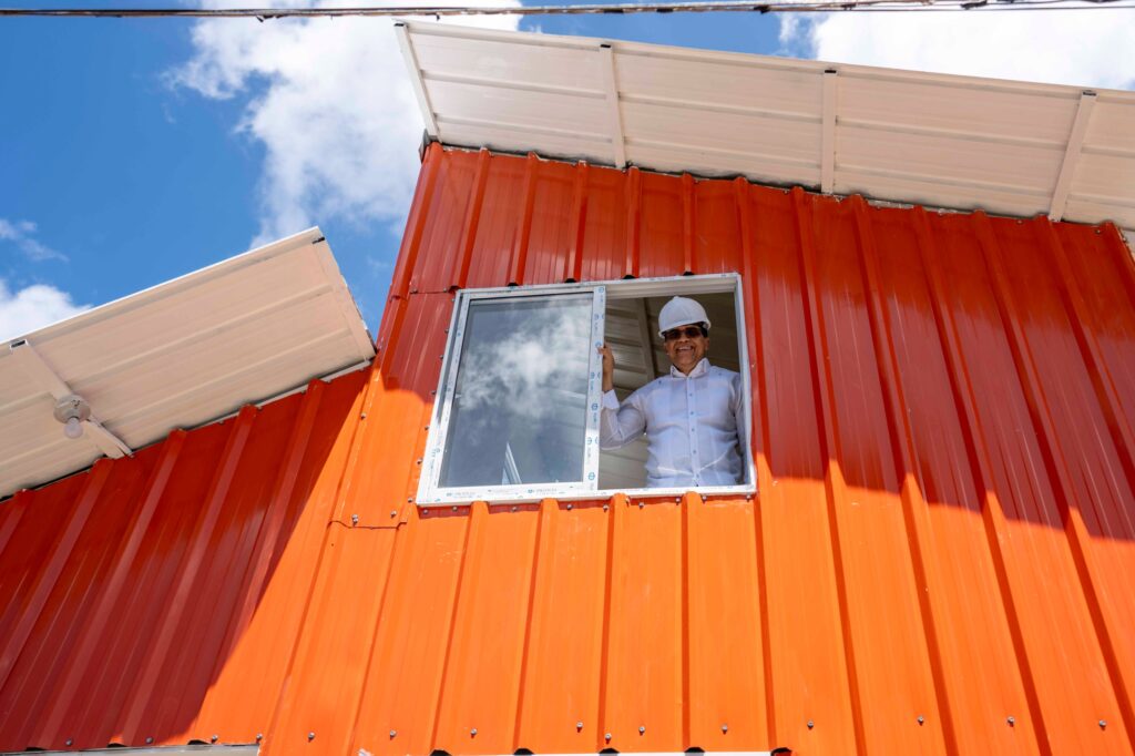 Alcalde Dío Astacio lanza modelo de vivienda prefabricada para familias de escasos recursos - Noticias de hoy en República Dominicana | De Último Minuto