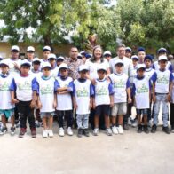 Gobernadora de Azua encabeza operativo comunitario en Pueblo Viejo con servicios gratuitos