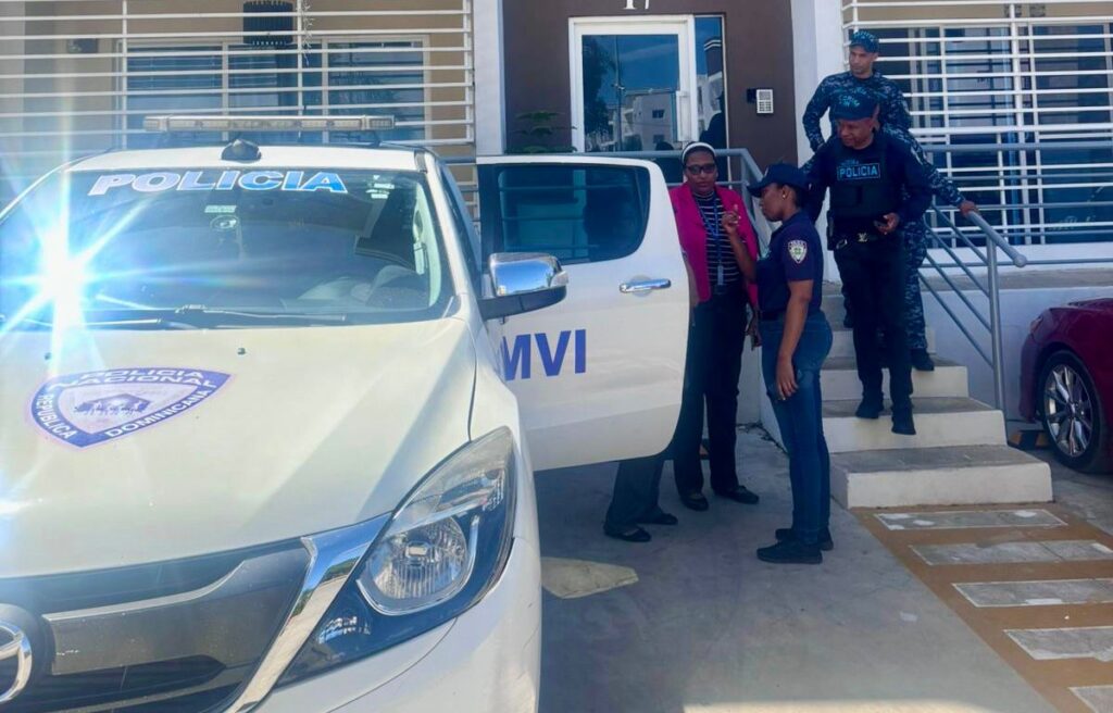 Detienen a mujer por presunta agresión a menor tras video difundido en redes sociales en Santiago | 2 | Detienen a mujer por presunta agresión a menor tras video difundido en redes sociales en Santiago - Noticias de hoy en República Dominicana | De Último Minuto