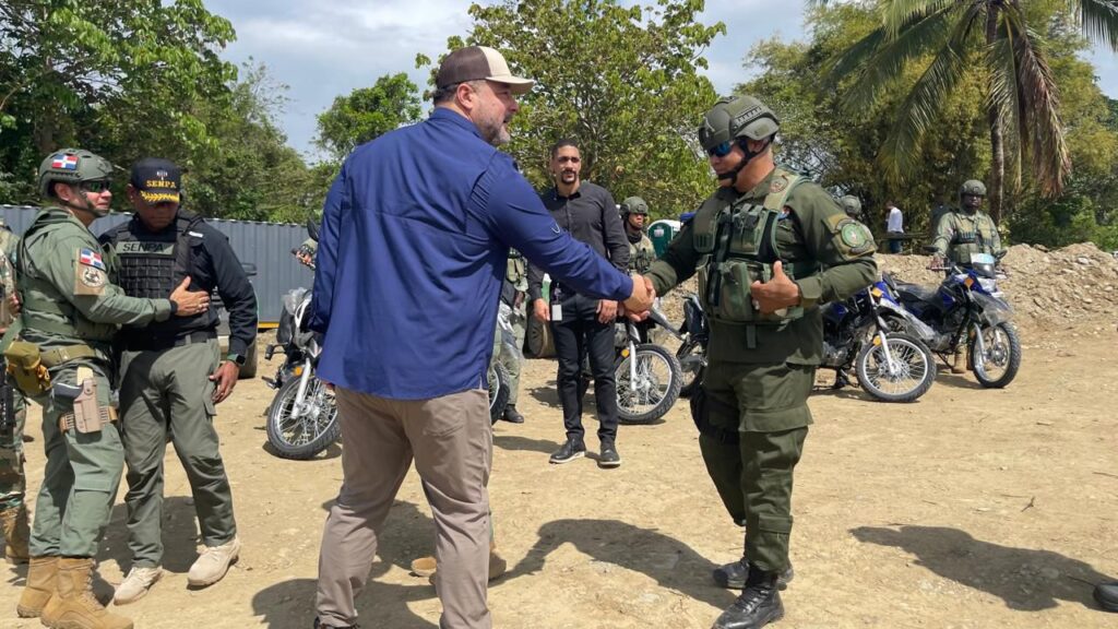 Efectivos del SENPA inician interdicciones permanentes en zonas sensibles del río Haina - Noticias de hoy en República Dominicana | De Último Minuto