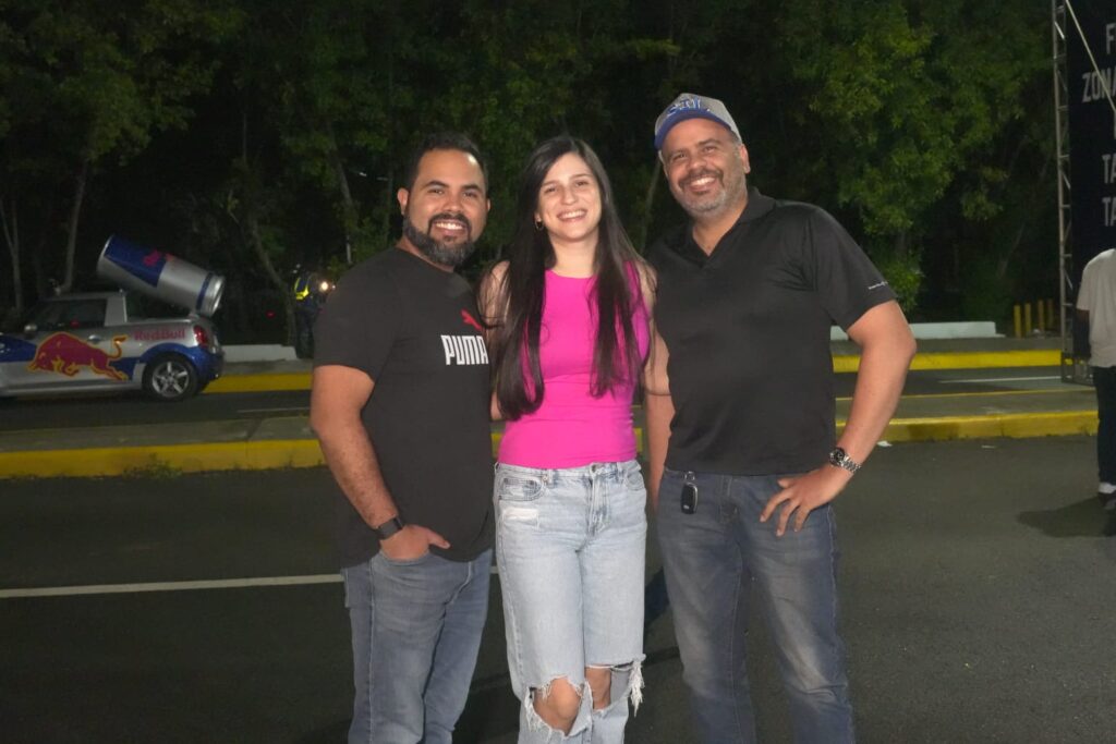 Fanáticos derrochan brillo, transparencia y mucha actitud en concierto de David Guetta | 6 | Fanáticos derrochan brillo, transparencia y mucha actitud en concierto de David Guetta - Noticias de hoy en República Dominicana | De Último Minuto