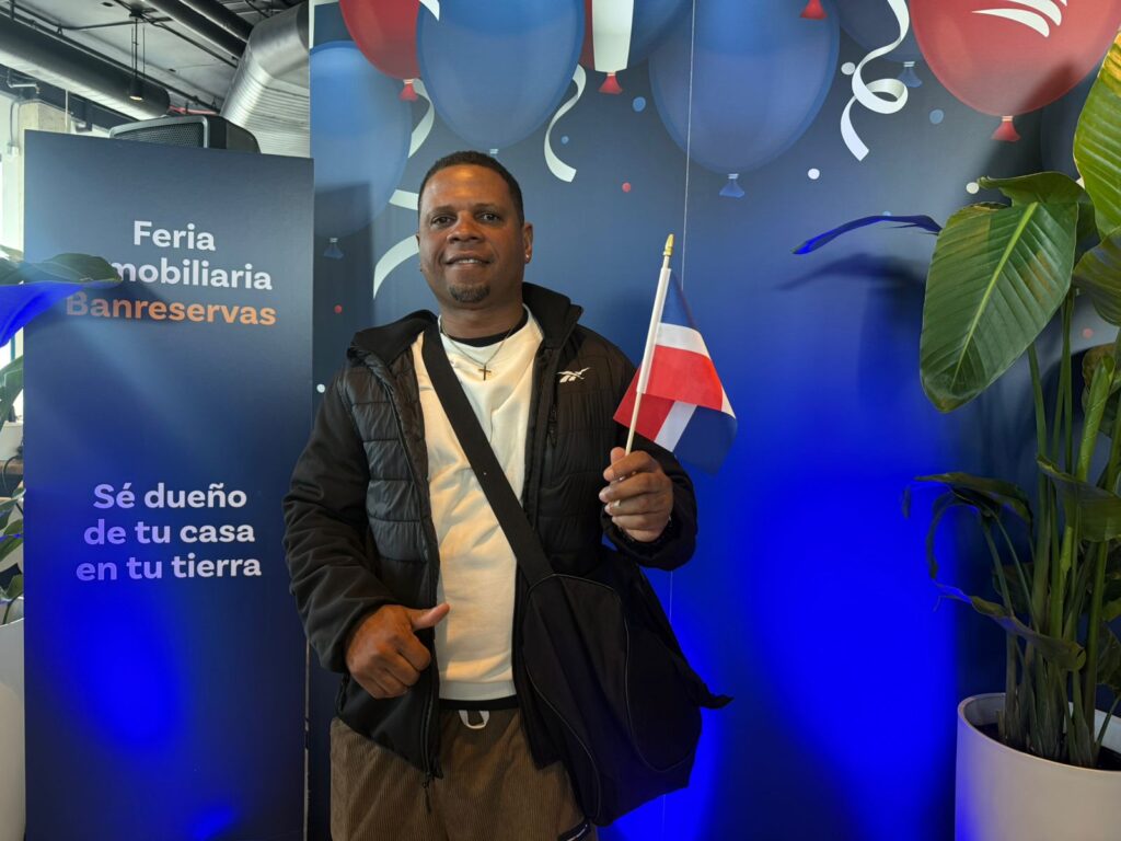 Dominicanos en NY celebran con júbilo adquisición de viviendas en Feria Inmobiliaria Banreservas | 3 | Dominicanos en NY celebran con júbilo adquisición de viviendas en Feria Inmobiliaria Banreservas - Noticias de hoy en República Dominicana | De Último Minuto