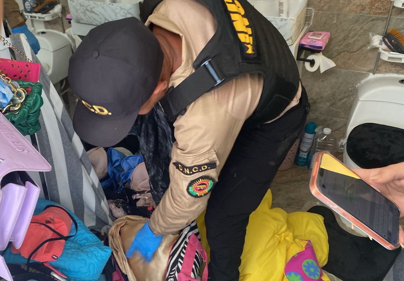 Capturan en La Vega a presunto microtraficante con dos órdenes de arresto por drogas