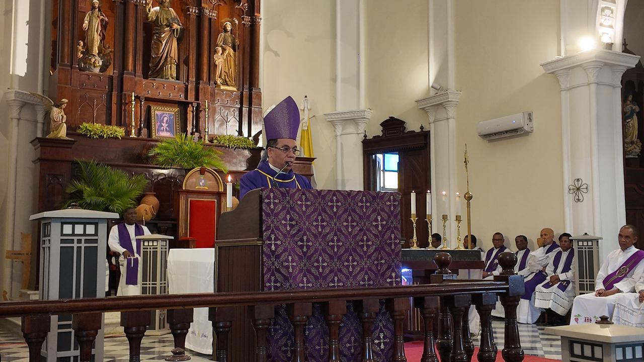 Monseñor Santiago Rodríguez destaca la fe y humildad como camino a la santidad en homilía por causa de Elupina Cordero