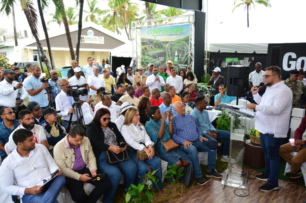 Hecmilio Galván: ´´con el FEDA hemos impactado la vida de casi 2.5 millones de dominicanos, motivando el deseo cultivar | 5 | Hecmilio Galván: ´´con el FEDA hemos impactado la vida de casi 2.5 millones de dominicanos, motivando el deseo cultivar - Noticias de hoy en República Dominicana | De Último Minuto