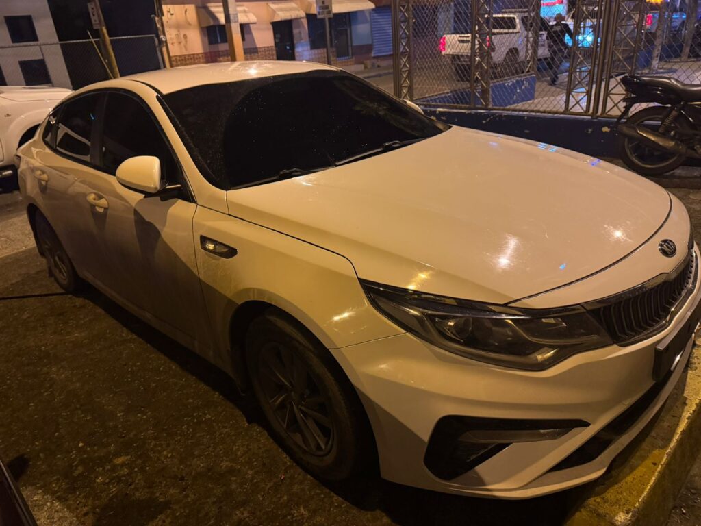 Policía Nacional apresa dos hombres en flagrante delito por robo de pasola en La Vega | 4 | Policía Nacional apresa dos hombres en flagrante delito por robo de pasola en La Vega - Noticias de hoy en República Dominicana | De Último Minuto