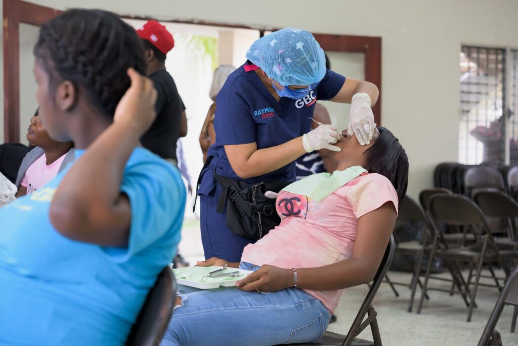 Raymond Rodríguez y Fundación GBC benefician a más de 500 personas con operativo de salud en Gualey, D.N | 5 | Raymond Rodríguez y Fundación GBC benefician a más de 500 personas con operativo de salud en Gualey, D.N - Noticias de hoy en República Dominicana | De Último Minuto