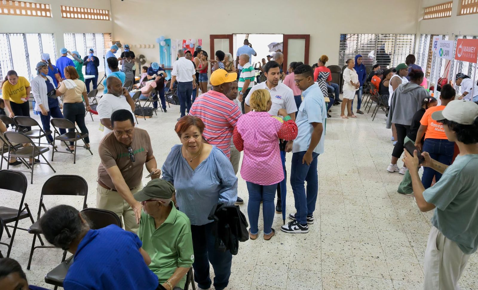Raymond Rodríguez y Fundación GBC benefician a más de 500 personas con operativo de salud en Gualey, D.N