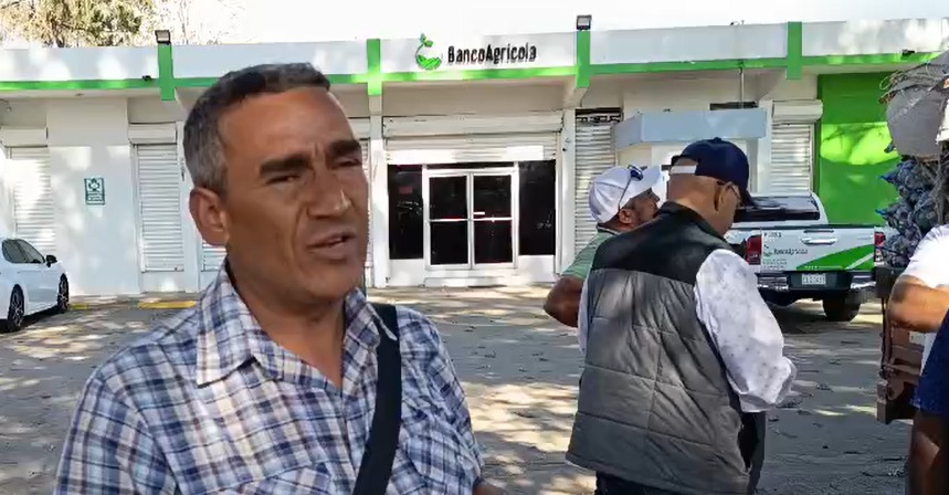 Productores de ajo en Constanza protestan frente al Banco Agrícola | 6 | Productores de ajo en Constanza protestan frente al Banco Agrícola - Noticias de hoy en República Dominicana | De Último Minuto