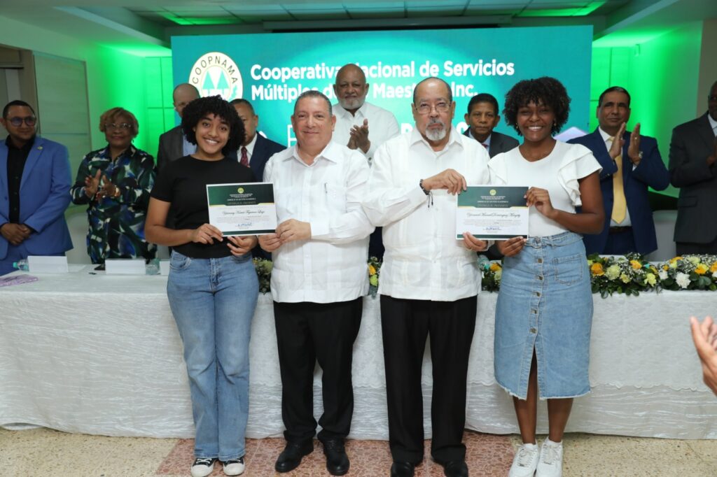 COOPNAMA entrega 425 nuevas becas a hijos de socios | 2 | COOPNAMA entrega 425 nuevas becas a hijos de socios - Noticias de hoy en República Dominicana | De Último Minuto