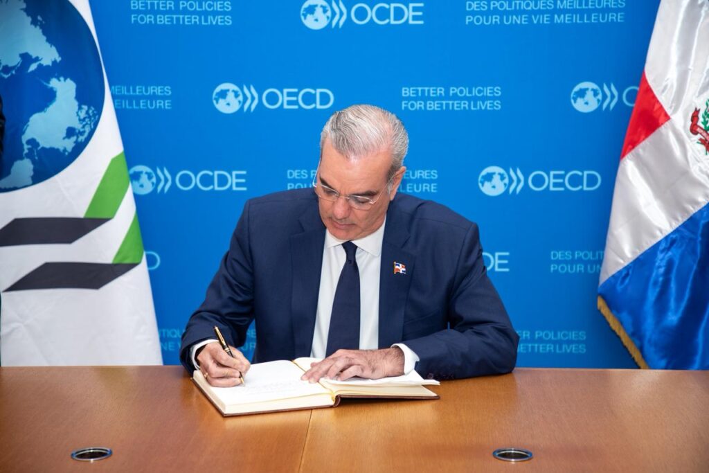 RD formaliza acercamiento a la OCDE con firma de Memorando de Entendimiento | 6 | RD formaliza acercamiento a la OCDE con firma de Memorando de Entendimiento - Noticias de hoy en República Dominicana | De Último Minuto