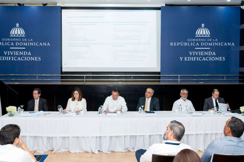 Ito Bisonó crea comisión para vigilar contrataciones del MIVHED - Noticias de hoy en República Dominicana | De Último Minuto
