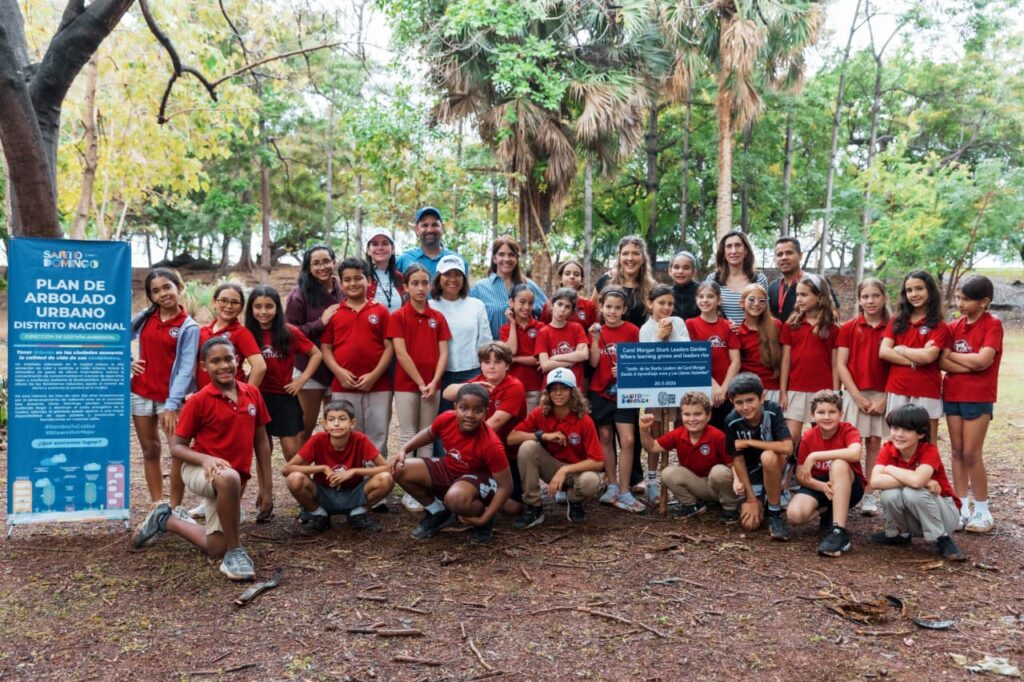 Alcaldía del DN realiza siembra de árboles y charlas en conmemoración del Día Mundial Forestal - Noticias de hoy en República Dominicana | De Último Minuto