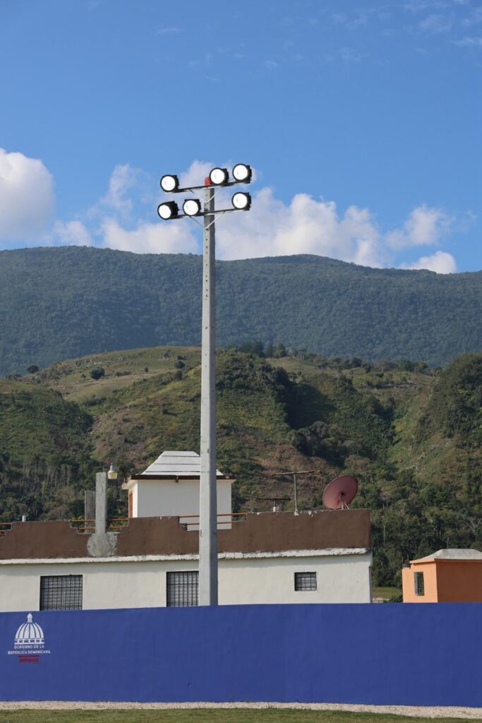 Ministro Kelvin Cruz entrega reconstruido play de Hondo Valle, Elías Piña - Noticias de hoy en República Dominicana | De Último Minuto