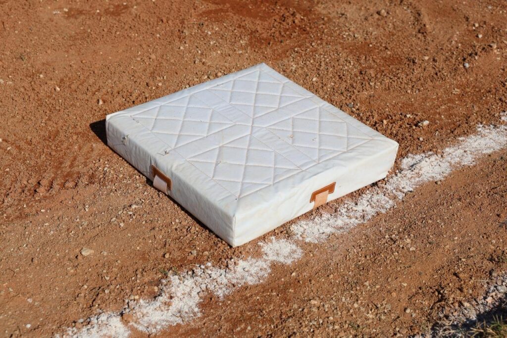 Ministro Kelvin Cruz entrega reconstruido play de Hondo Valle, Elías Piña - Noticias de hoy en República Dominicana | De Último Minuto