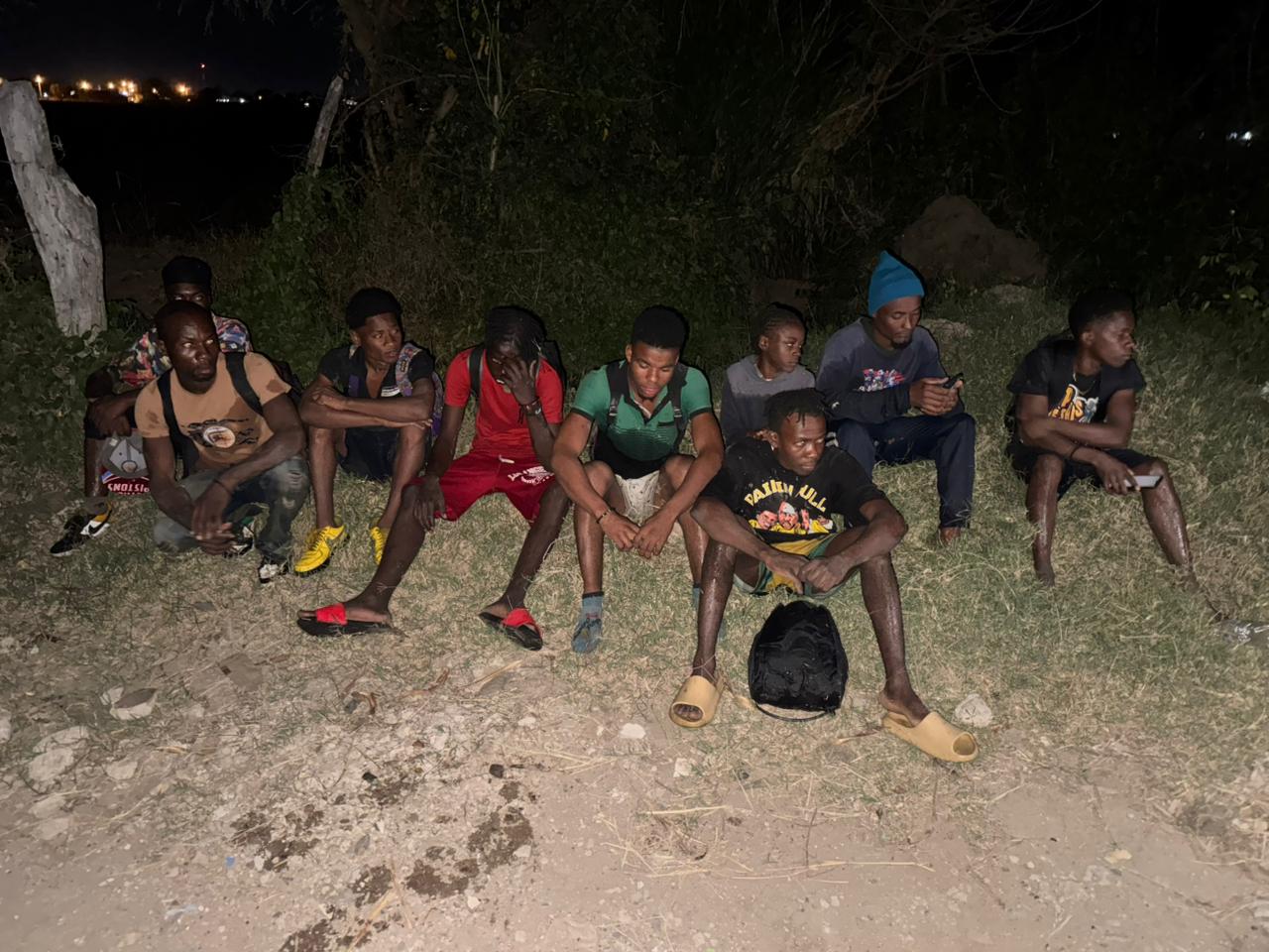Interceptan a 11 haitianos indocumentados detectados con drones en Dajabón