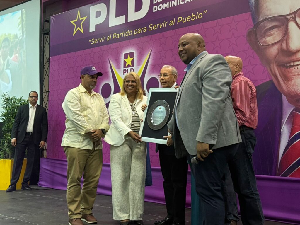 PLD reconoce legado social de Danilo y Margarita en celebración del Día de las Juntas de Vecinos - Noticias de hoy en República Dominicana | De Último Minuto