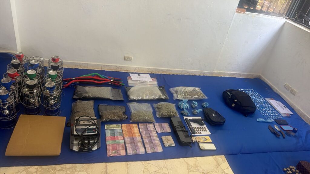 Autoridades desmantelan microtráfico en el DN: cinco detenidos y más de 6,000 gramos de drogas incautadas | 1 | Autoridades desmantelan microtráfico en el DN: cinco detenidos y más de 6,000 gramos de drogas incautadas - Noticias de hoy en República Dominicana | De Último Minuto