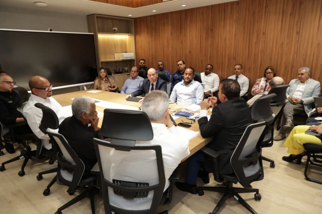 Titular SNS sostiene reunión para coordinar acciones en la Red Hospitalaria en Semana Santa - Noticias de hoy en República Dominicana | De Último Minuto