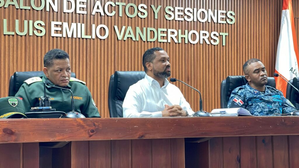 Autoridades presentan operativa integral para garantizar orden y seguridad en Semana Santa 2026 en Las Terrenas