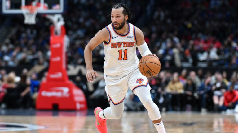 Brunson lidera a los Knicks y corta racha de 11 victorias de los Spurs en jornada de la NBA