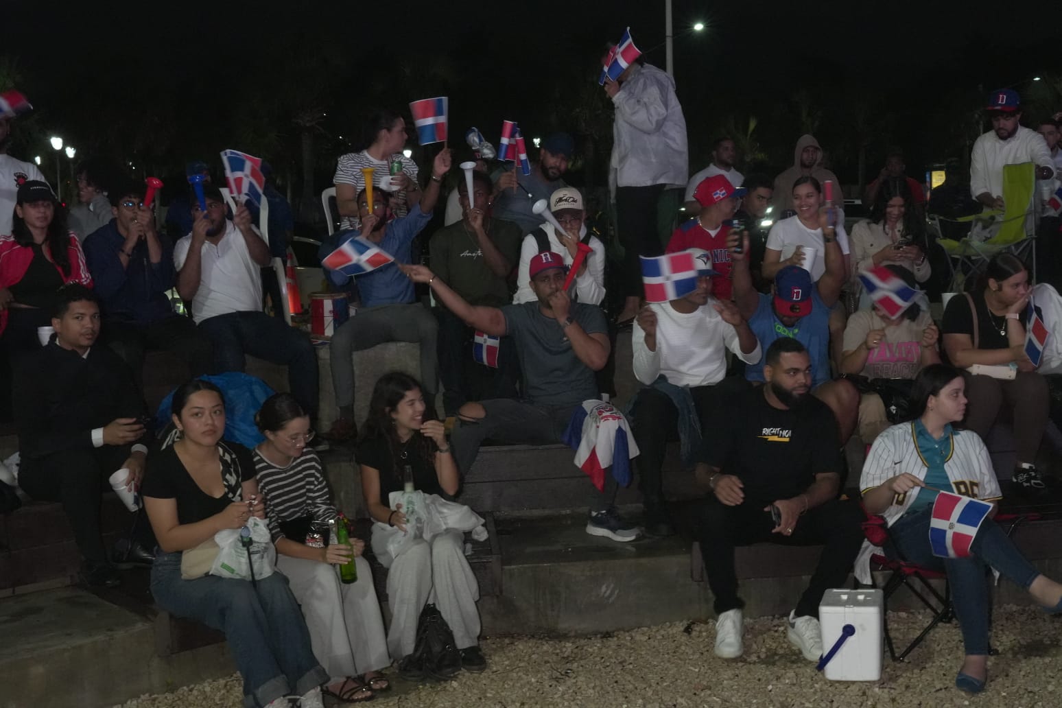 Malecón de Santo Domingo estalla en euforia tras jonrón de Juan Soto