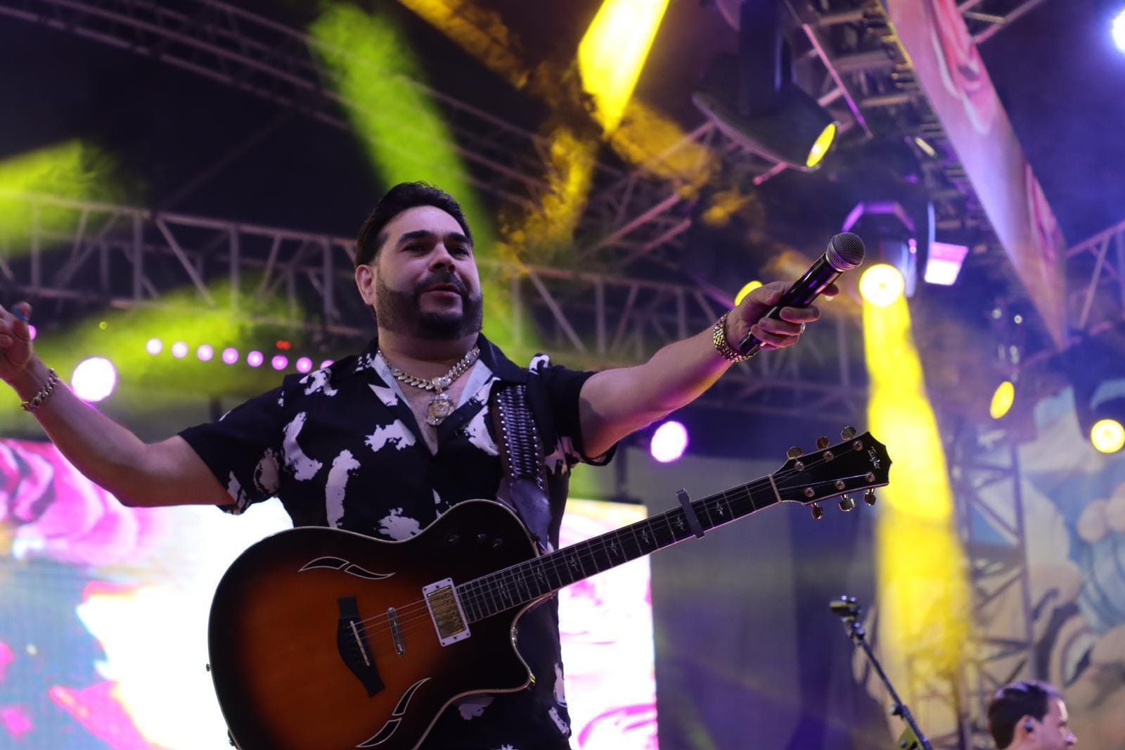 El Chaval de la Bachata se creció en el Agganis y conquistó a fanáticos con amargue y sentimiento - Noticias de hoy en República Dominicana | De Último Minuto