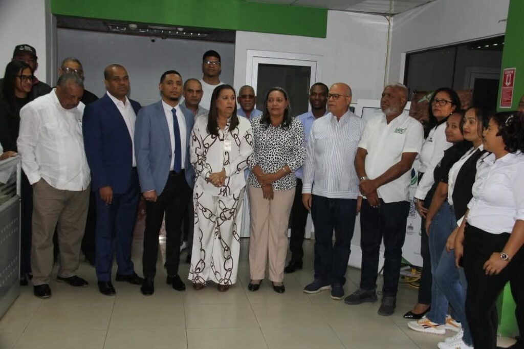 Nuevo gerente del Banco Agrícola asume funciones en Azua con respaldo de la Gobernación - Noticias de hoy en República Dominicana | De Último Minuto