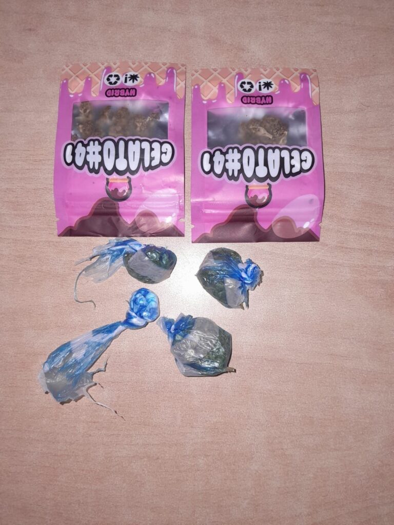 Policía detiene y remite a las autoridades a adolescente con posesión de drogas y arma de fabricación artesanal en San Juan | 2 | Policía detiene y remite a las autoridades a adolescente con posesión de drogas y arma de fabricación artesanal en San Juan - Noticias de hoy en República Dominicana | De Último Minuto