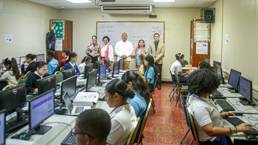 Regional 15 de Educación realiza con éxito Olimpiada de Lectura y Escritura en formato digital - Noticias de hoy en República Dominicana | De Último Minuto