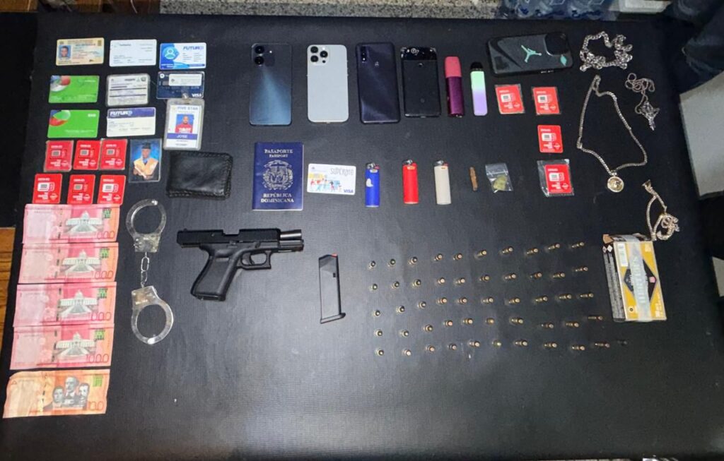 Policía ocupa armas, drogas y dinero en múltiples allanamientos en La Vega - Noticias de hoy en República Dominicana | De Último Minuto