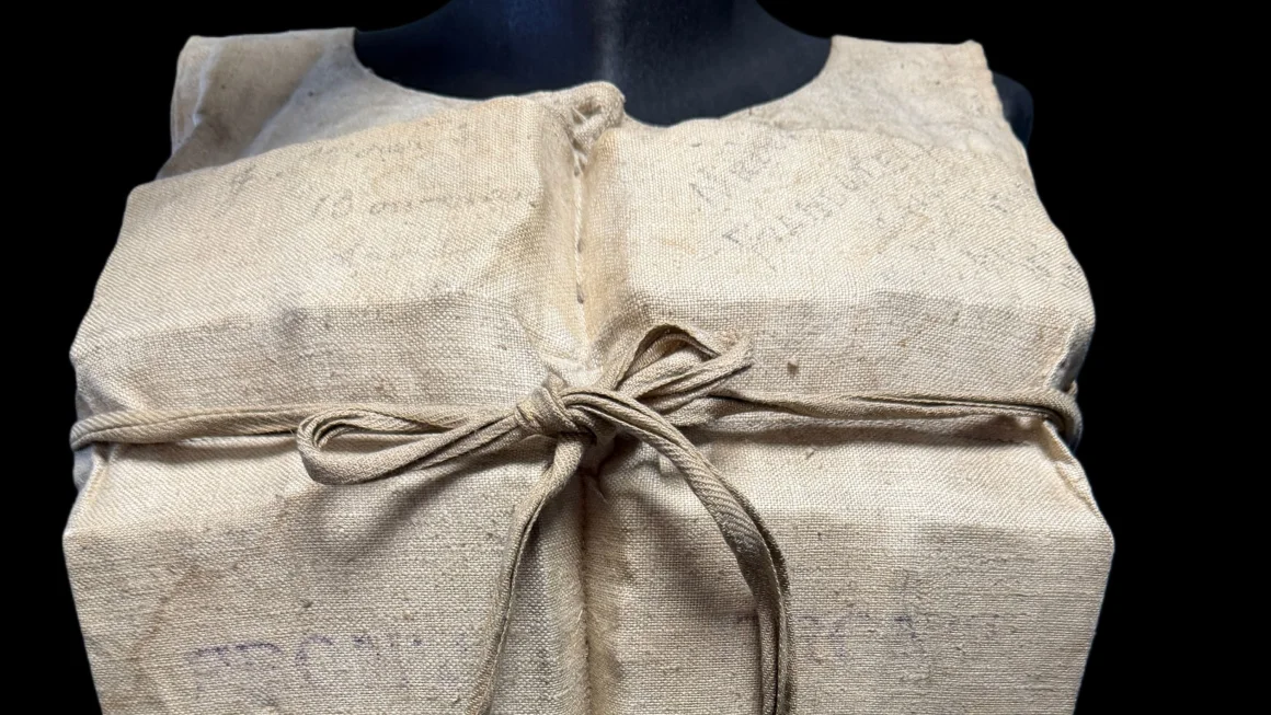 Sale a la venta un chaleco salvavidas de una sobreviviente del Titanic en una subasta única en su tipo