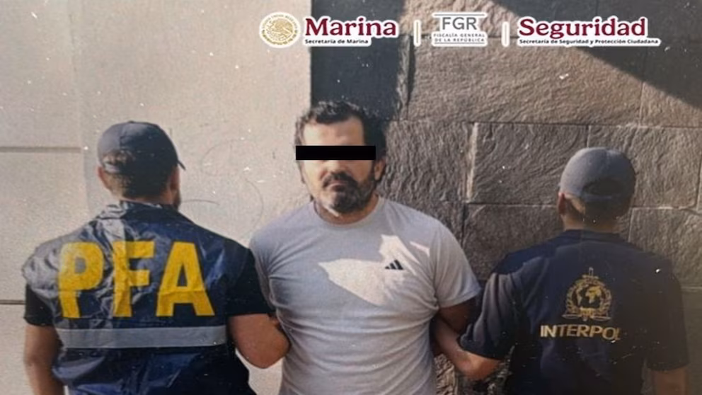 Con un pasaporte falso de Guatemala, así fue el operativo en Argentina donde cayó el contralmirante Fernando Farías Laguna
