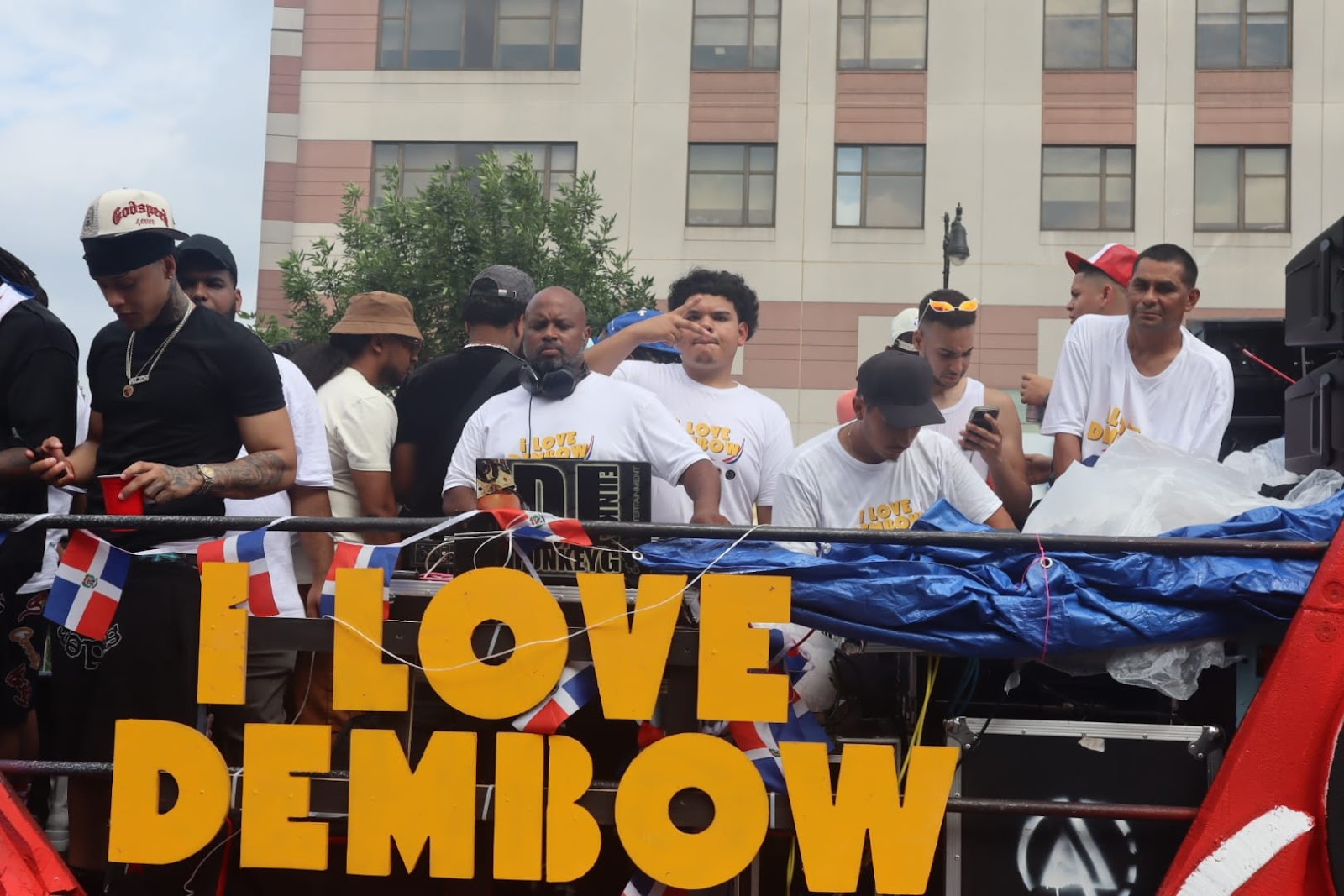 “I Love Dembow” regresa por segundo año a la Gran Parada Dominicana del Bronx - Noticias de hoy en República Dominicana | De Último Minuto