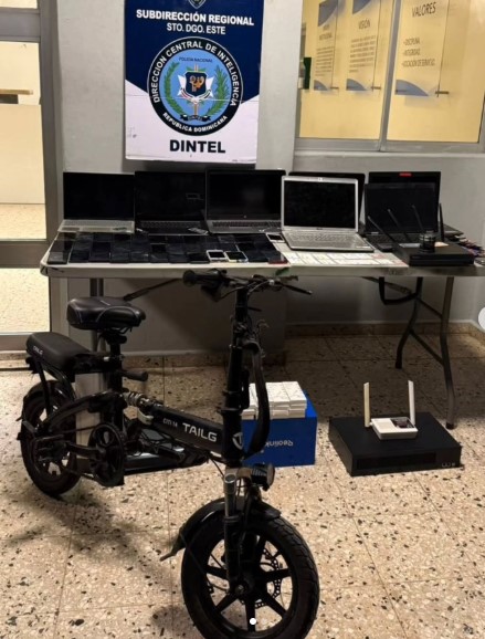 Desmantelan presunta red de “chipeo” en Santo Domingo Este durante allanamiento | 2 | Desmantelan presunta red de “chipeo” en Santo Domingo Este durante allanamiento - Noticias de hoy en República Dominicana | De Último Minuto