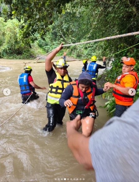Defensa Civil rescata a 19 personas tras crecida de río en Monseñor Nouel - Noticias de hoy en República Dominicana | De Último Minuto