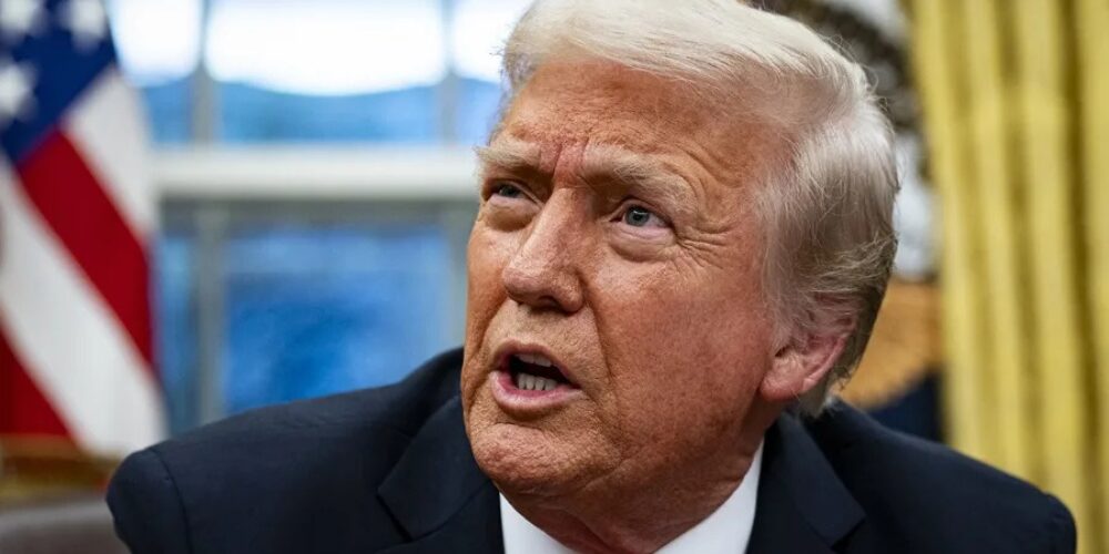 Imagen de Trump aparecerá en una edición limitada de pasaportes por los 250 años de EE.UU.