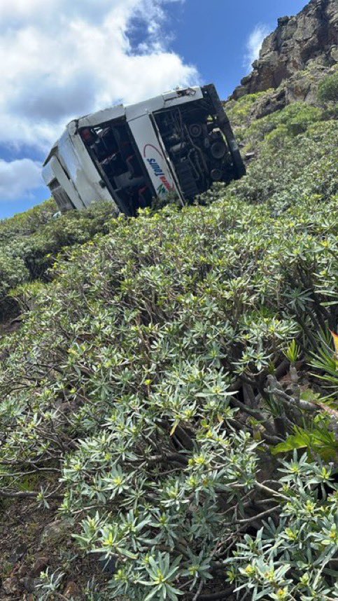 Un muerto y 14 heridos en el accidente de un bus turístico en las Islas Canarias - Noticias de hoy en República Dominicana | De Último Minuto