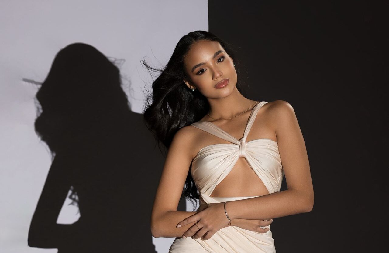 Hillary cumple misión de Planeta Alofoke en Miami en concierto de Romeo Santos y Prince Royce