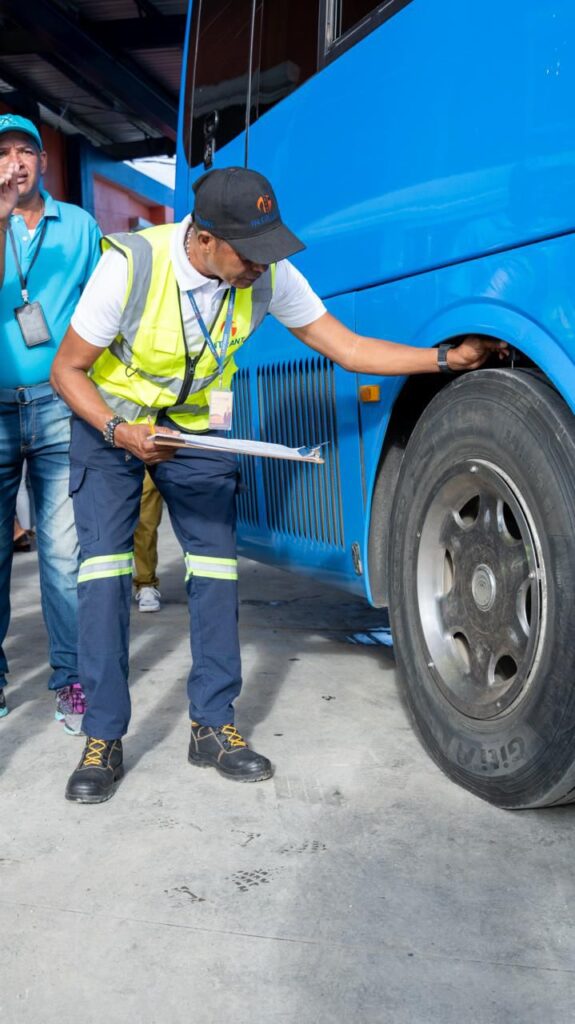 INTRANT realiza 8,084 inspecciones técnicas en paradas de autobuses y detecta 3,900 fallas | 3 | INTRANT realiza 8,084 inspecciones técnicas en paradas de autobuses y detecta 3,900 fallas - Noticias de hoy en República Dominicana | De Último Minuto