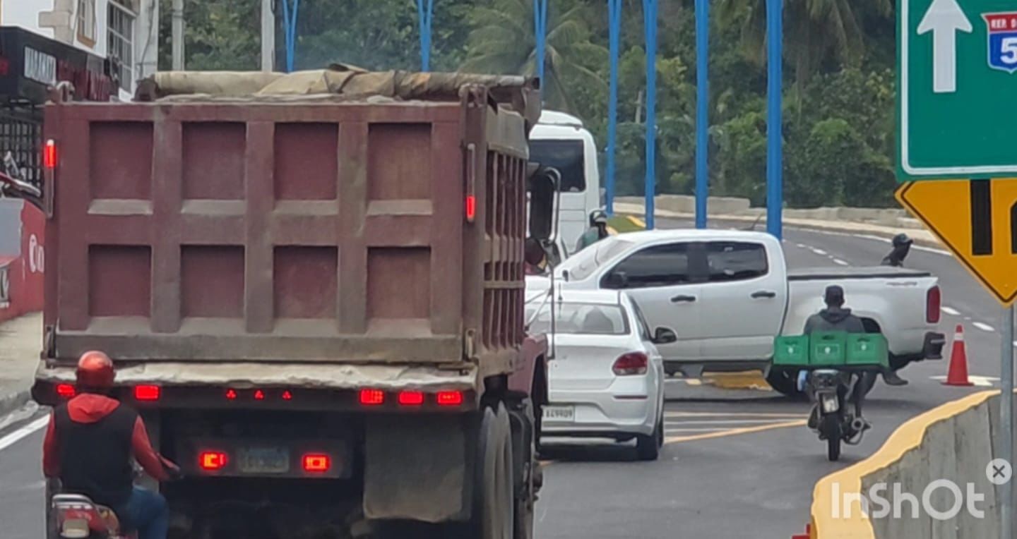 Fuerza del Pueblo denuncia engaño en inauguración vial en Santa Bárbara de Samaná