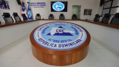 COE emite alerta verde en varias provincias por lluvias asociadas a vaguada y onda tropical