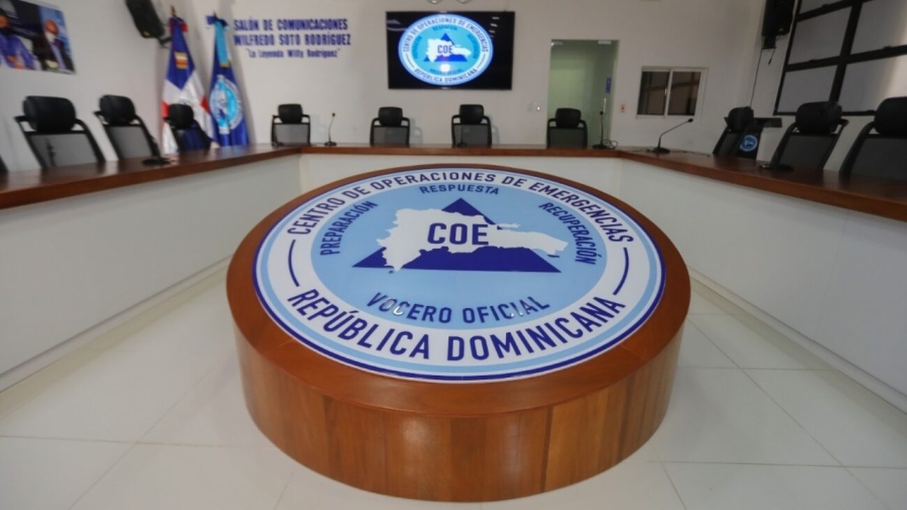 COE mantiene 4 provincias en alerta amarilla y 8 en verde por fuertes lluvias y vaguada