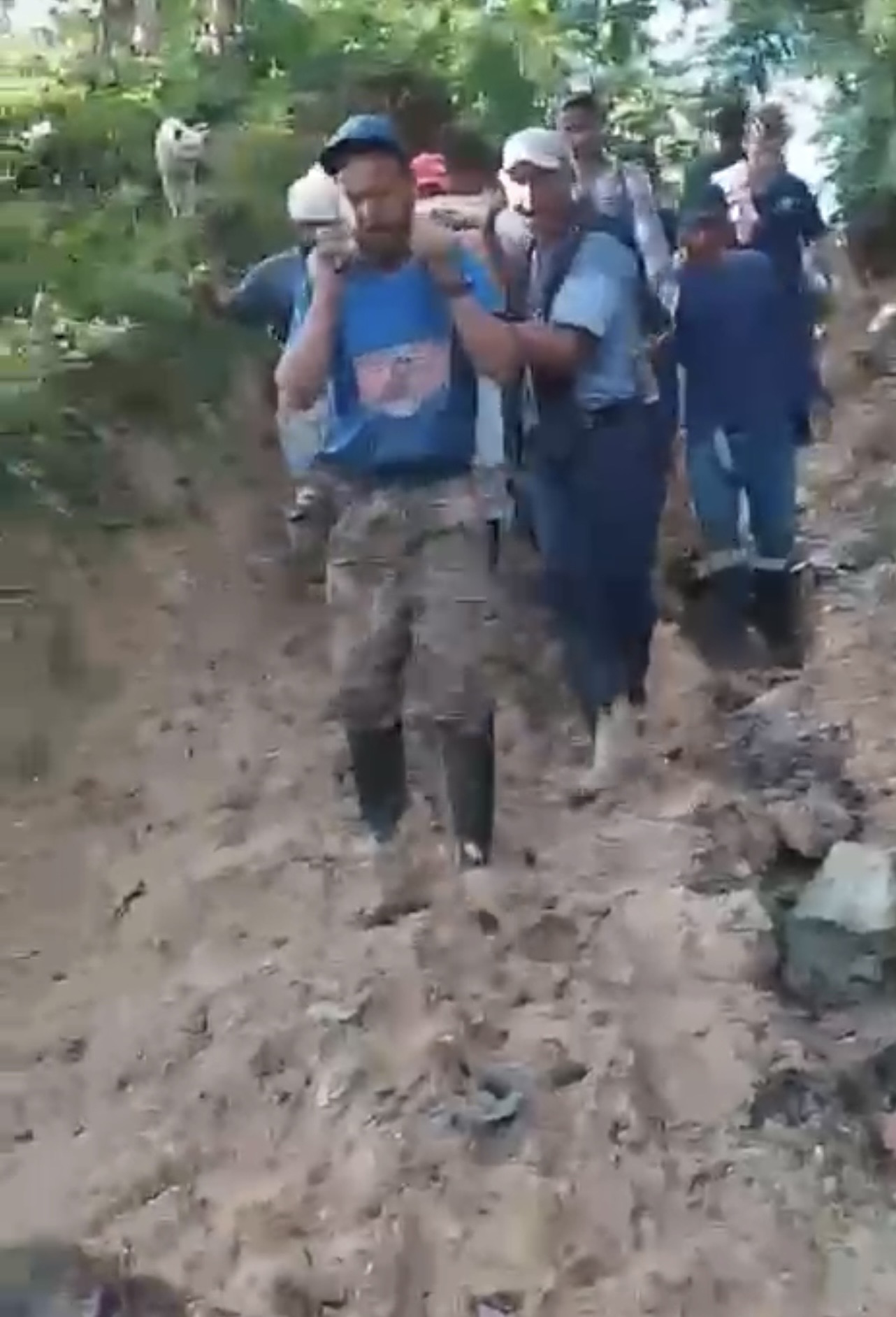 Moradores de Colorado Blanco denuncian deterioro crítico de camino y solicitan permiso para su acondicionamiento