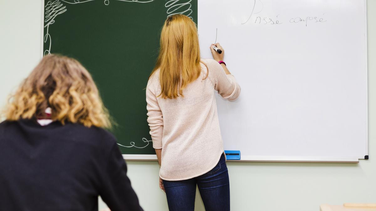 Un adolescente mata a su profesora de literatura en un colegio de Rusia - Noticias de hoy en República Dominicana | De Último Minuto