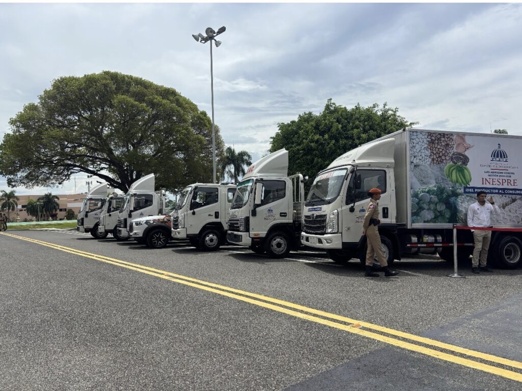Gobierno entrega 25 vehículos al INESPRE para fortalecer distribución de alimentos a precios justos - Noticias de hoy en República Dominicana | De Último Minuto