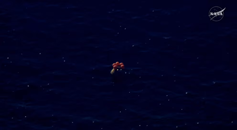 Misión Artemis II regresa con éxito a la Tierra y deja impactantes imágenes del amerizaje | 10 | Misión Artemis II regresa con éxito a la Tierra y deja impactantes imágenes del amerizaje - Noticias de hoy en República Dominicana | De Último Minuto