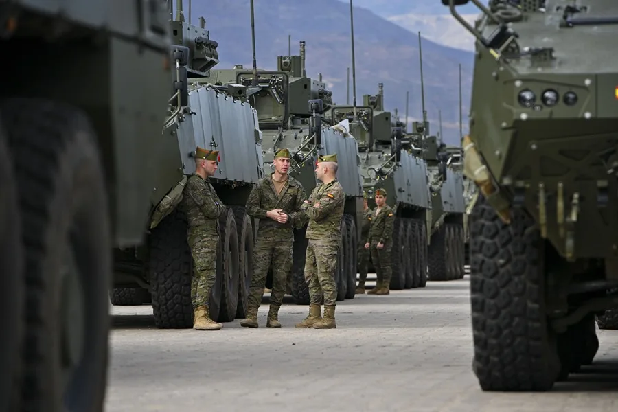 España aumenta su gasto militar un 50 % y supera el 2 % del PIB después de dos décadas