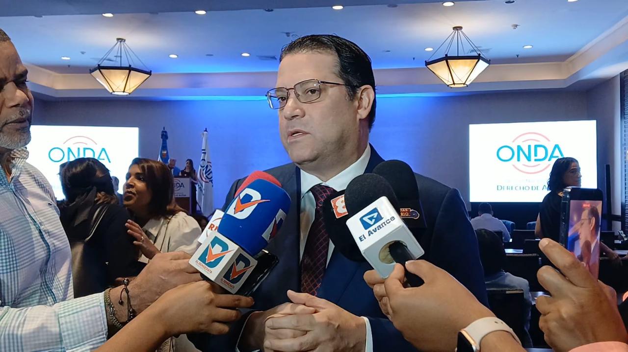 Ministro de Industria, Comercio y Mipymes, Yayo Sanz Lovatón.